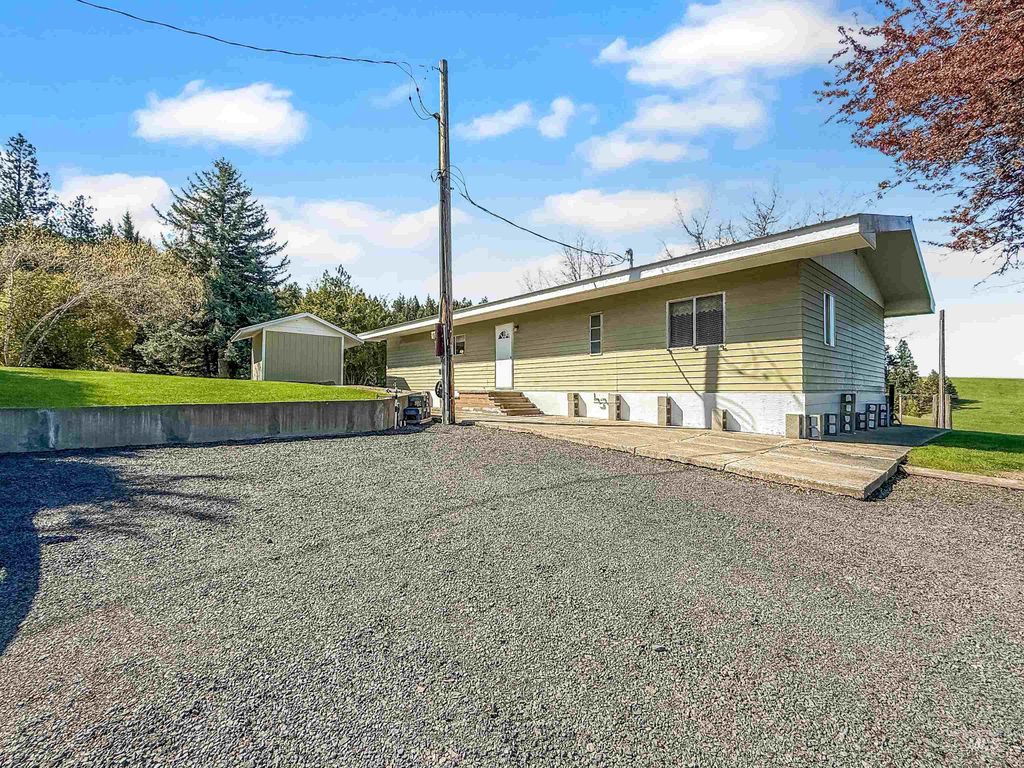 Photo of 1226 Larson Rd, Moscow, ID 83843 (MLS # 98984305)