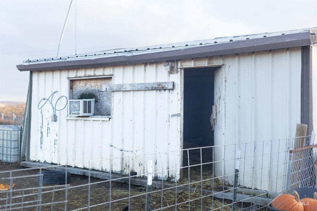 Photo of 1400 Anderson Corner Rd, Parma, ID 83660 (MLS # 98967945)