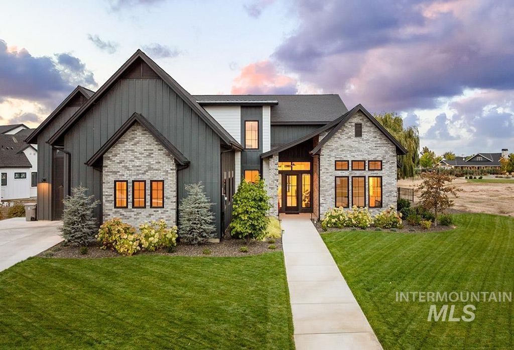 Photo of 6284 Salmon Falls, Star, ID 83669 (MLS # 98963548)