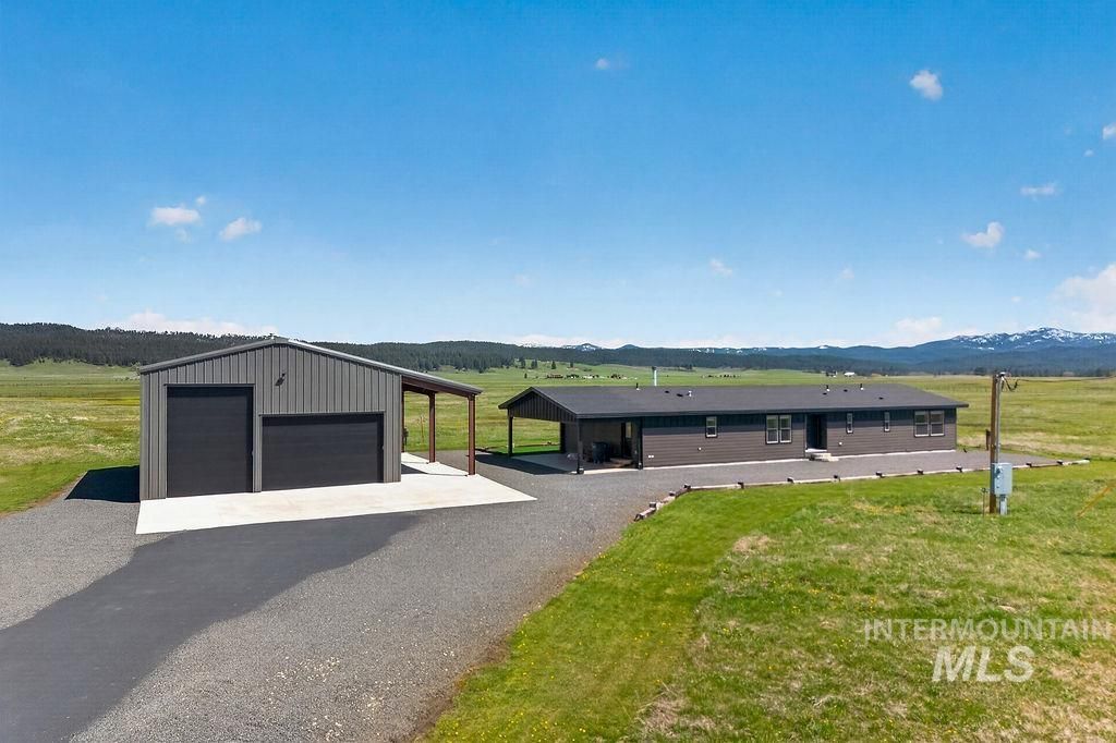 Photo of 13100 Farm To Market Road, Donnelly, ID 83615 (MLS # 98985444)