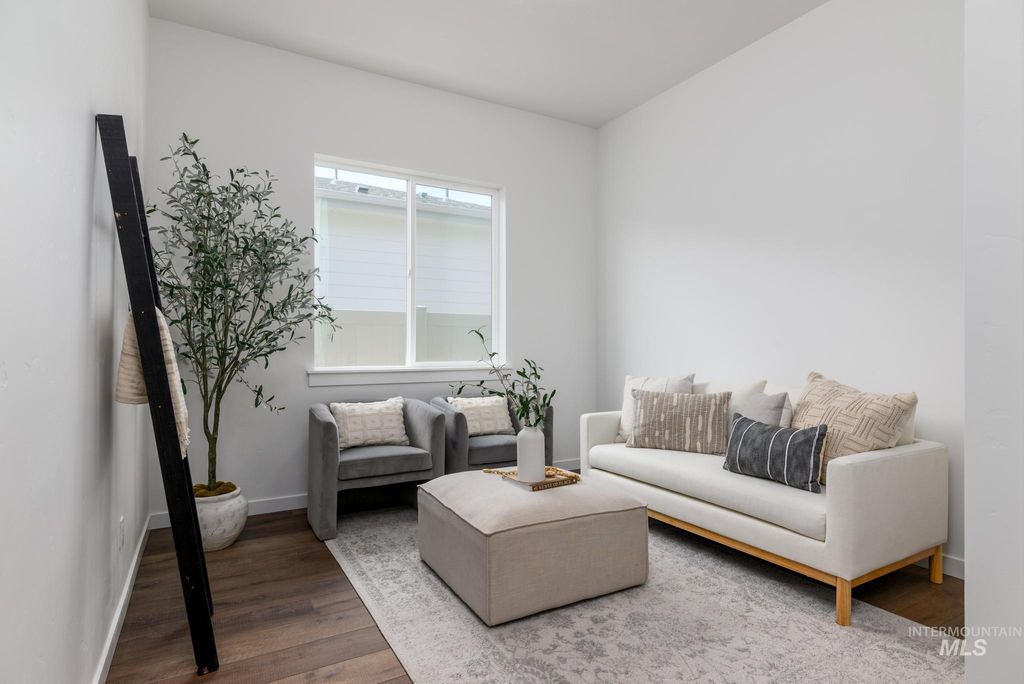 Photo of 2727 N Oakman Ave, Star, ID 83669 (MLS # 98972061)