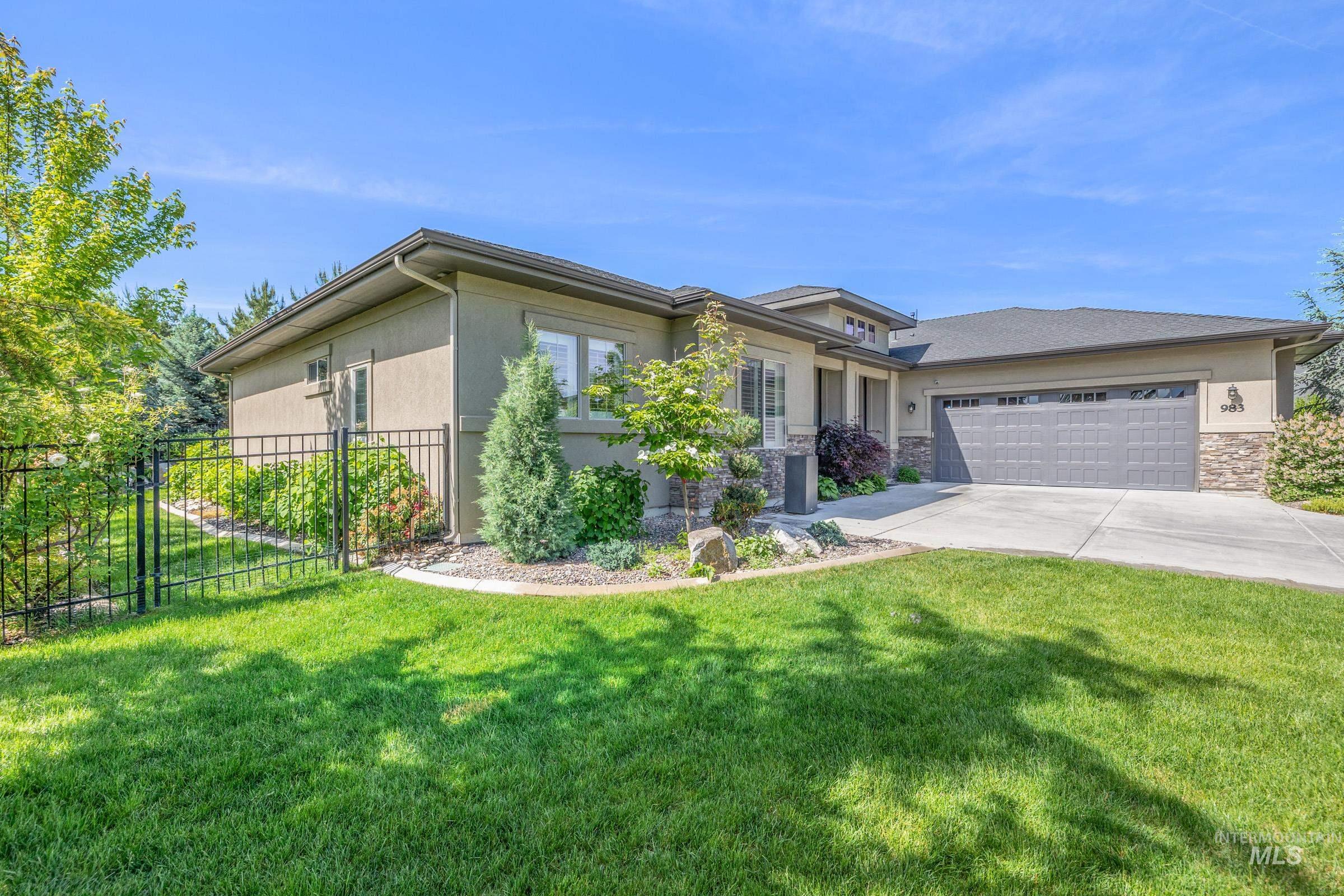 983 W Water Vista St