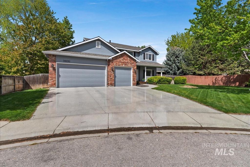 Photo of 2612 Gladstone Ct, Eagle, ID 83616 (MLS # 98984325)