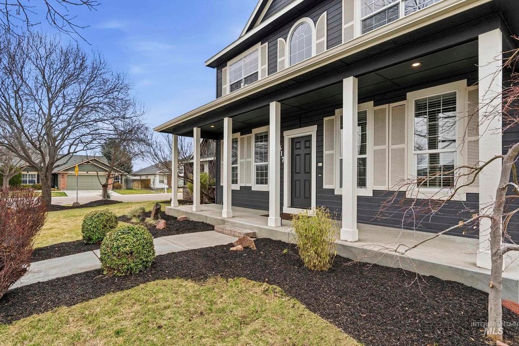 Photo of 617 W Alderwood Lane, Nampa, ID 83651 (MLS # 98977722)