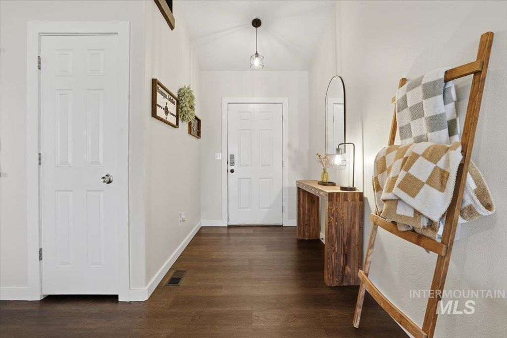 Photo of 2613 S Canyon St, Nampa, ID 83686 (MLS # 98976110)