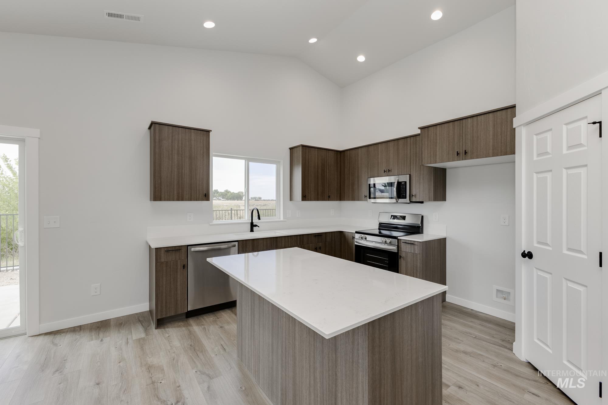 18119 N Lion Head Ave