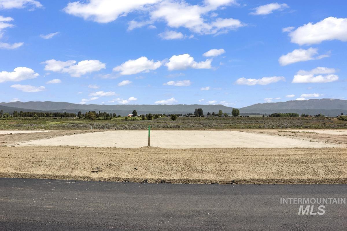 L13 B2 River Bank Drive