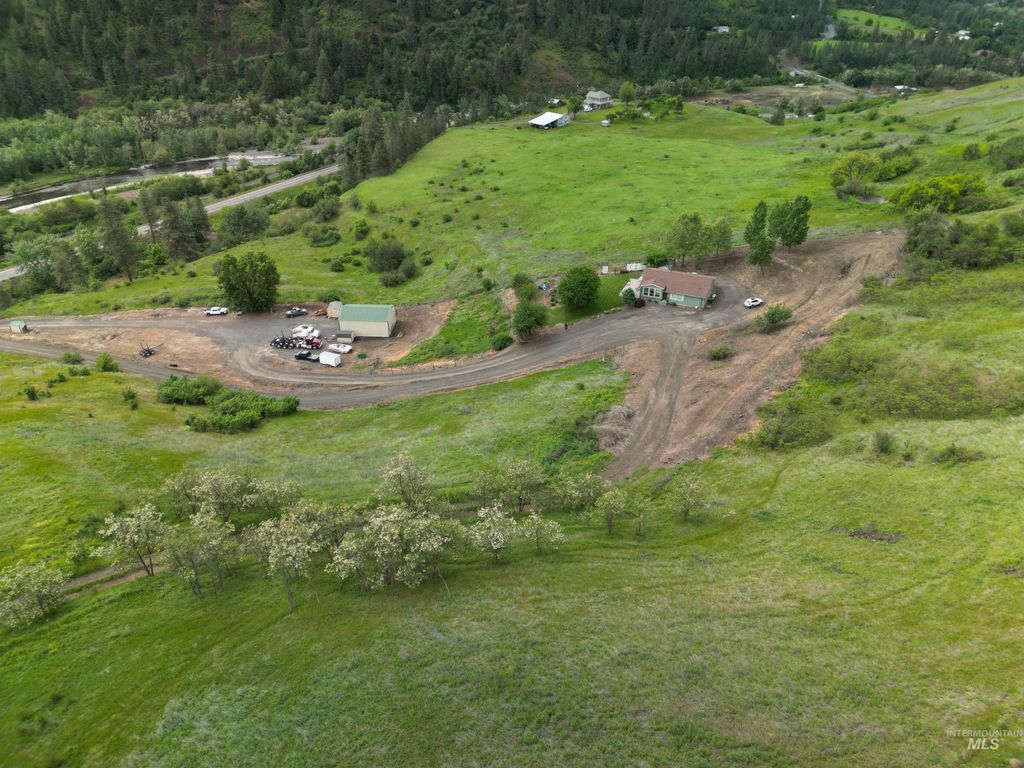 Photo of 1647 Hwy 3, Kendrick, ID 83537 (MLS # 98947972)