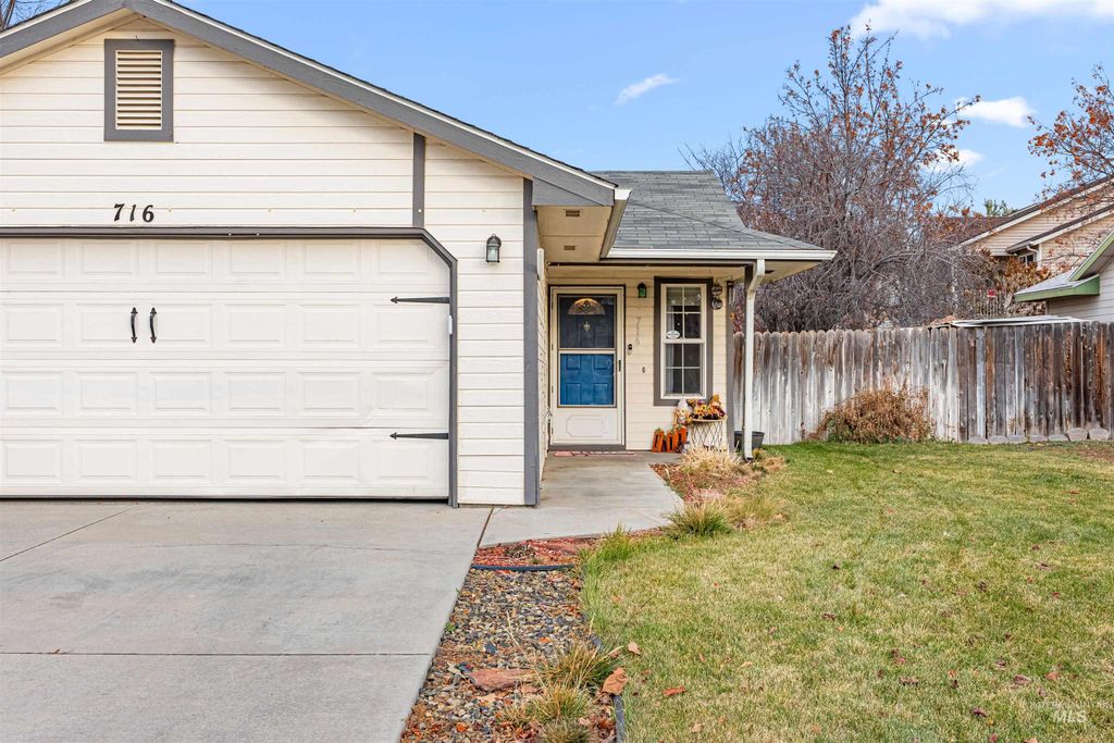 Photo of 716 E Maryland Ave, Nampa, ID 83686 (MLS # 98968989)