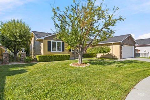 Photo of 1150 W Newport Ct, Meridian, ID 83646 (MLS # 98994050)