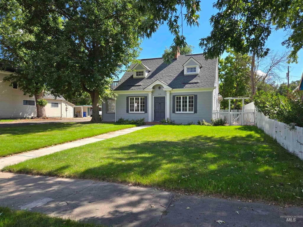 Photo of 1122 2nd Ave S AVE, Payette, ID 83661 (MLS # 98998276)