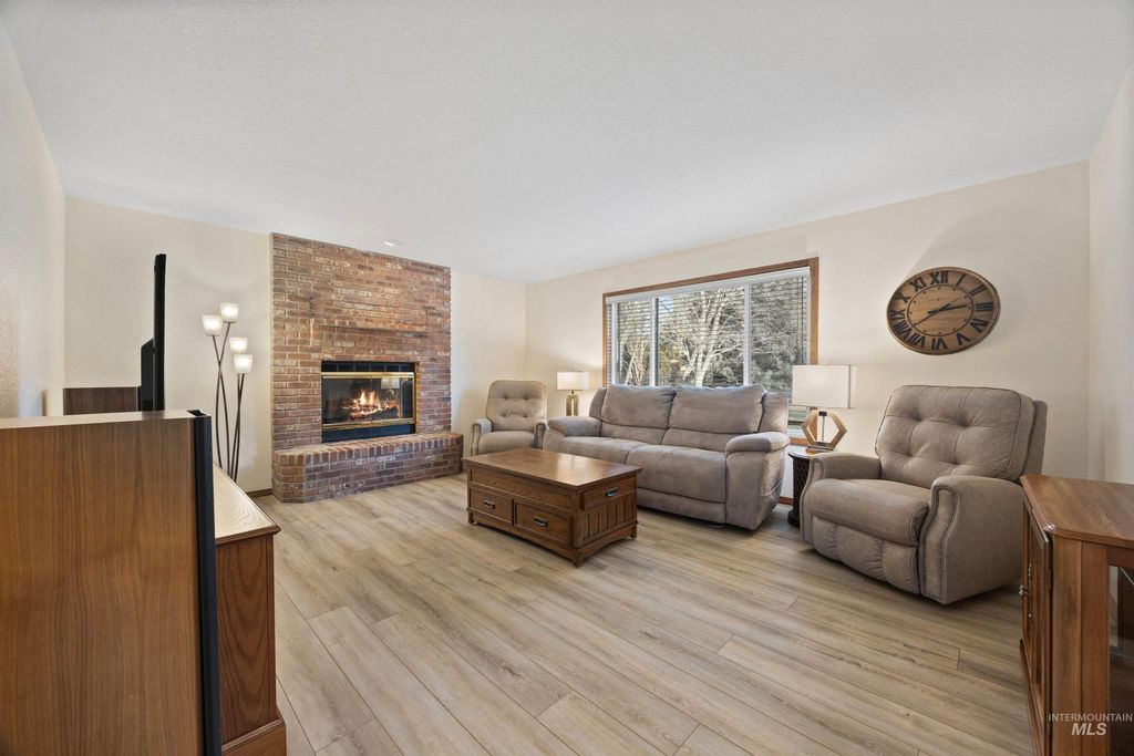 Photo of 5312 N Hickory Tree Way, Boise, ID 83713 (MLS # 98975081)