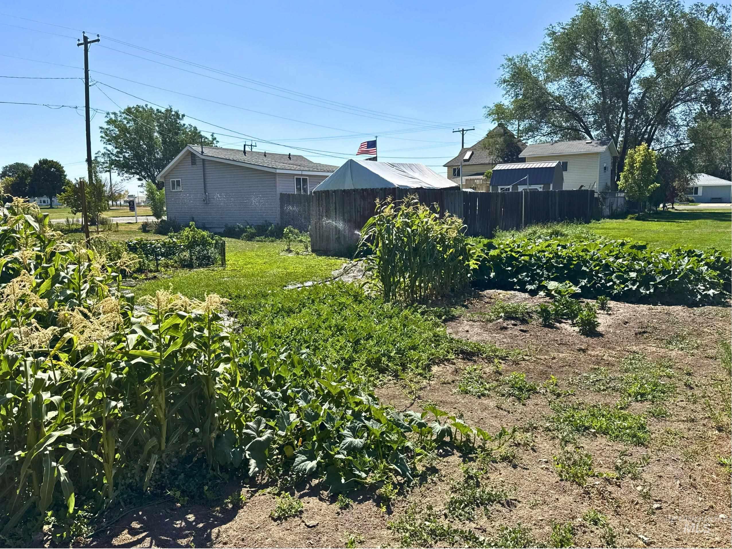 595 S 14th E