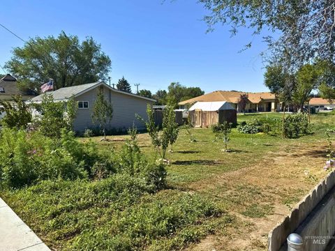 595 S 14th E Mountain Home ID 83647