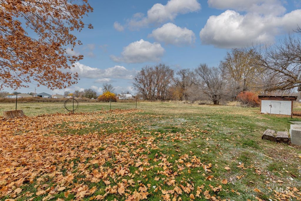 Photo of 1256 12th St Ext, Payette, ID 83661 (MLS # 98967850)