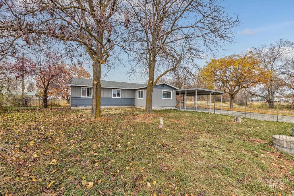 Photo of 1256 12th St Ext, Payette, ID 83661 (MLS # 98967850)