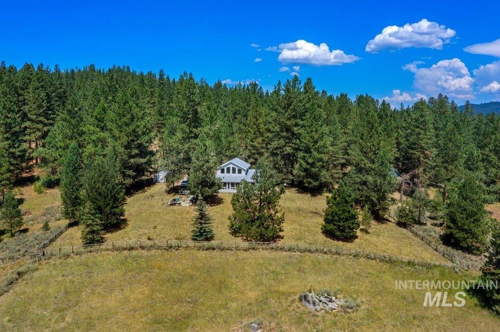 Photo of 111 Ranch Cir, Cascade, ID 83611 (MLS # 98981794)