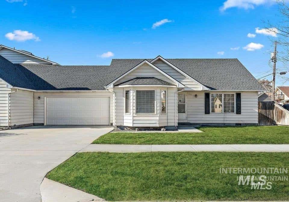 Photo of 716 S 9th Ave, Caldwell, ID 83605 (MLS # 98990235)