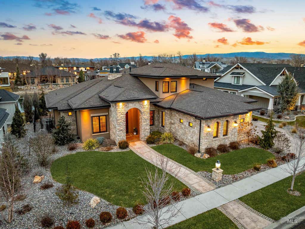 Photo of 1658 E Crowne Pointe Dr, Eagle, ID 83616 (MLS # 98989398)