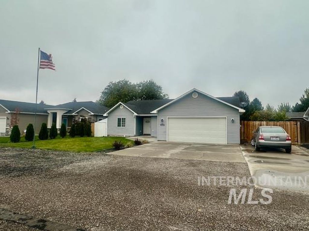 Photo of 365 W 2nd St, Hazelton, ID 83335 (MLS # 98964830)