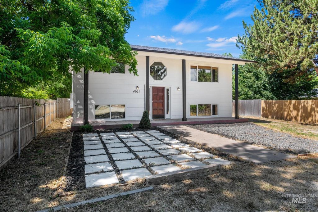 Photo of 4021 W Garnet St, Boise, ID 83703 (MLS # 98990699)