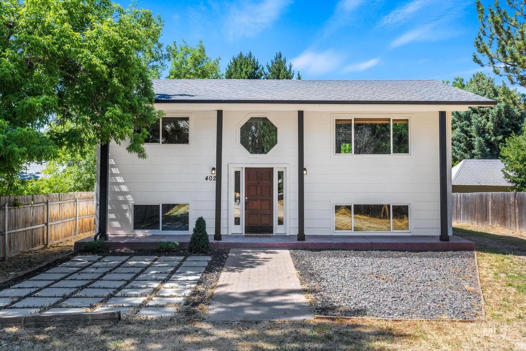 Photo of 4021 W Garnet St, Boise, ID 83703 (MLS # 98990699)