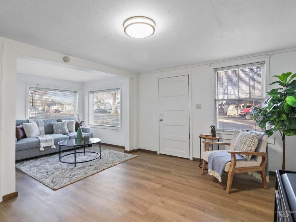 Photo of 71 N Yale Street, Nampa, ID 83651 (MLS # 98975453)