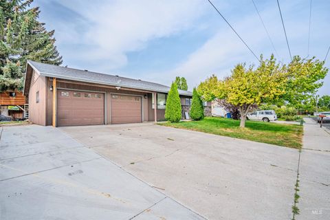 Photo of 745 Newport St, Twin Falls, ID 83301 (MLS # 98961166)