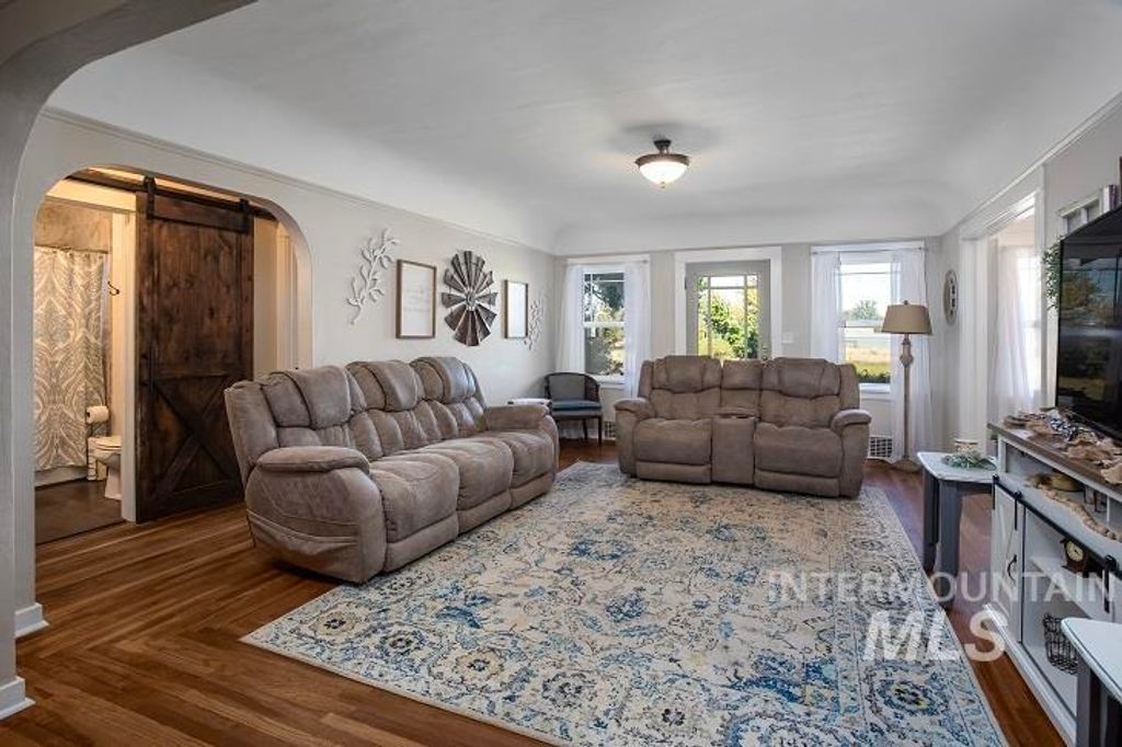 Photo of 1021 W Idaho Blvd, Emmett, ID 83617 (MLS # 98963966)