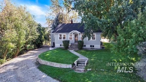 Photo of 1021 W Idaho Blvd, Emmett, ID 83617 (MLS # 98963966)