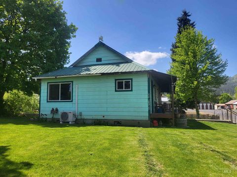 Photo of 202 Hill St, Kamiah, ID 83856 (MLS # 98944921)