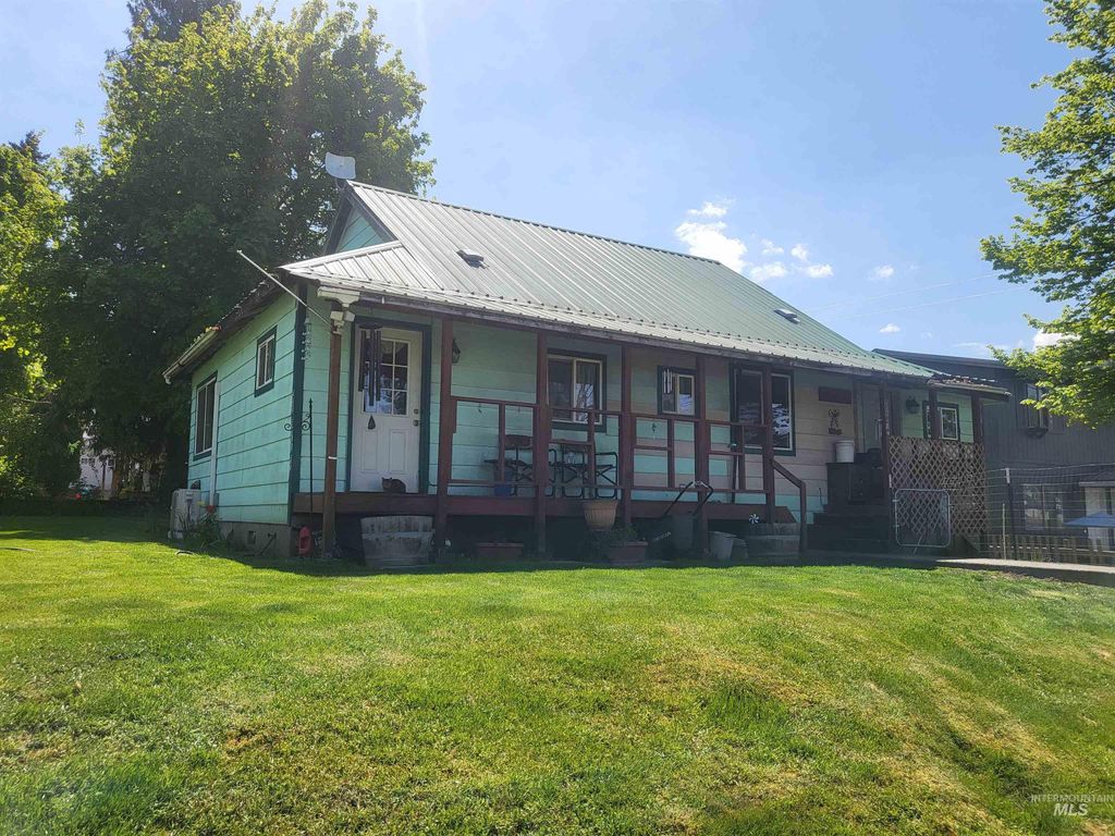 Photo of 202 Hill St, Kamiah, ID 83856 (MLS # 98944921)