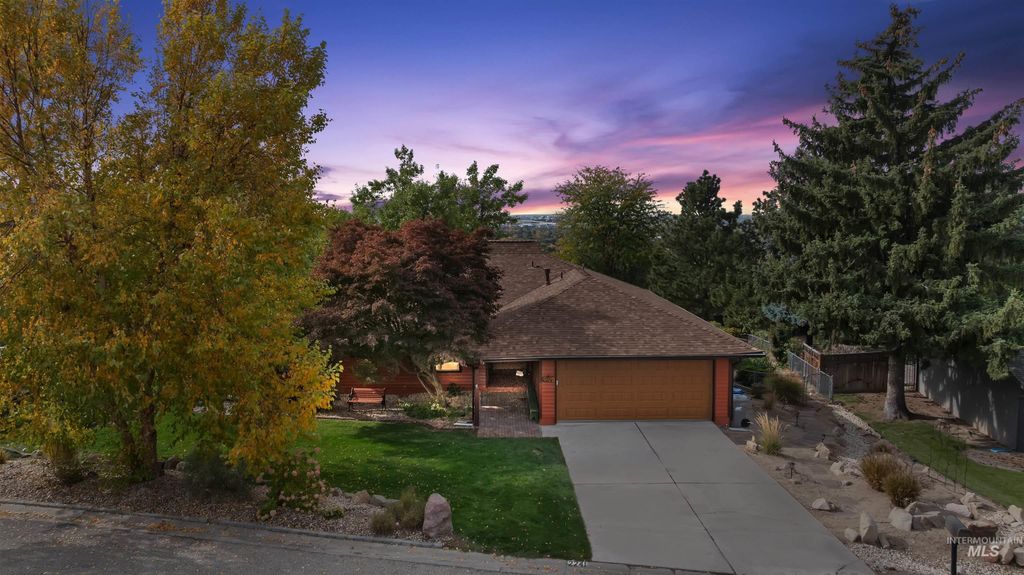 Photo of 2241 S Ridgeview Way, Boise, ID 83712 (MLS # 98965812)