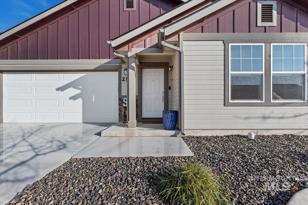 Photo of 2574 N Ridgecreek Ave, Kuna, ID 83634 (MLS # 98971835)