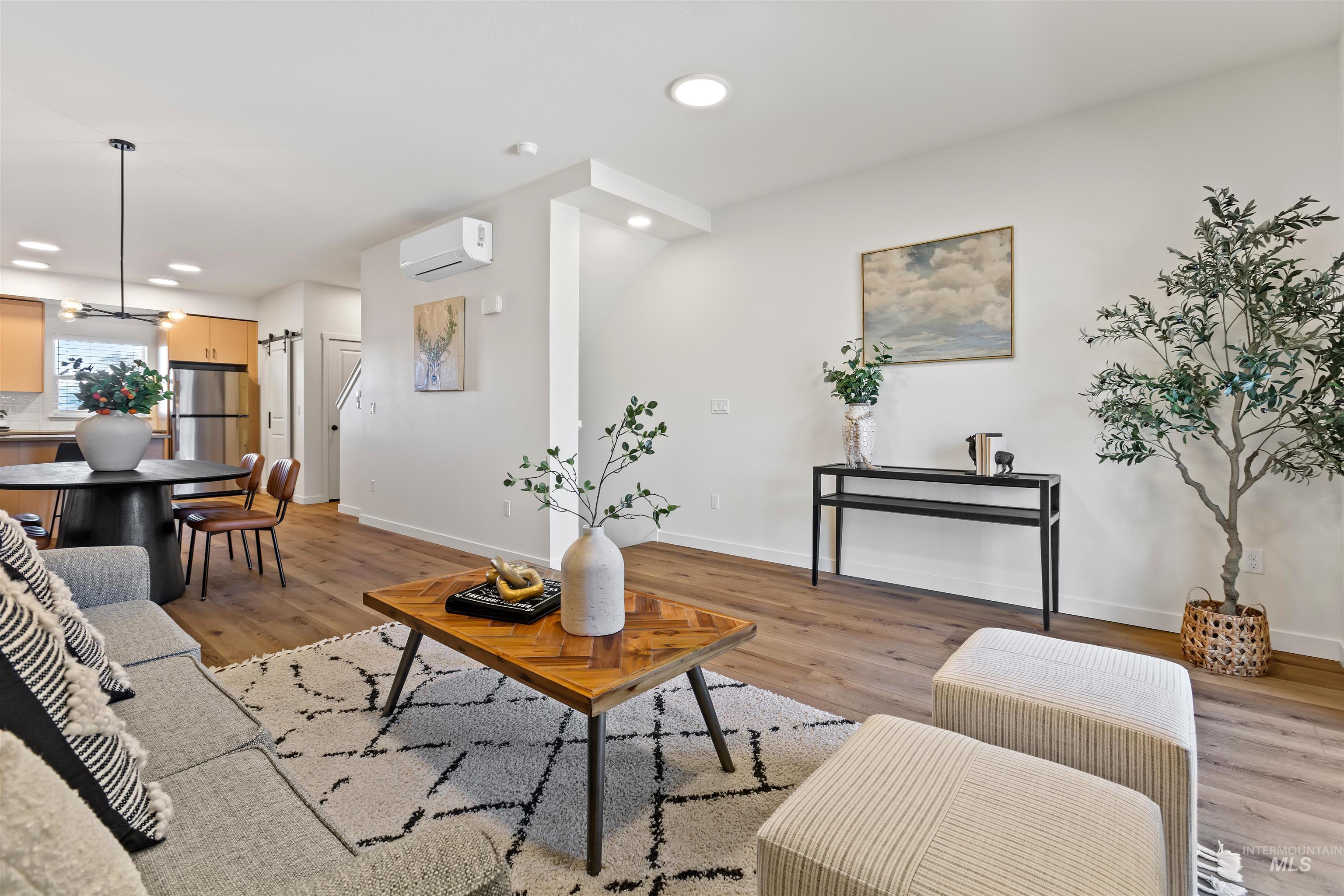 7427 W Swain Lane