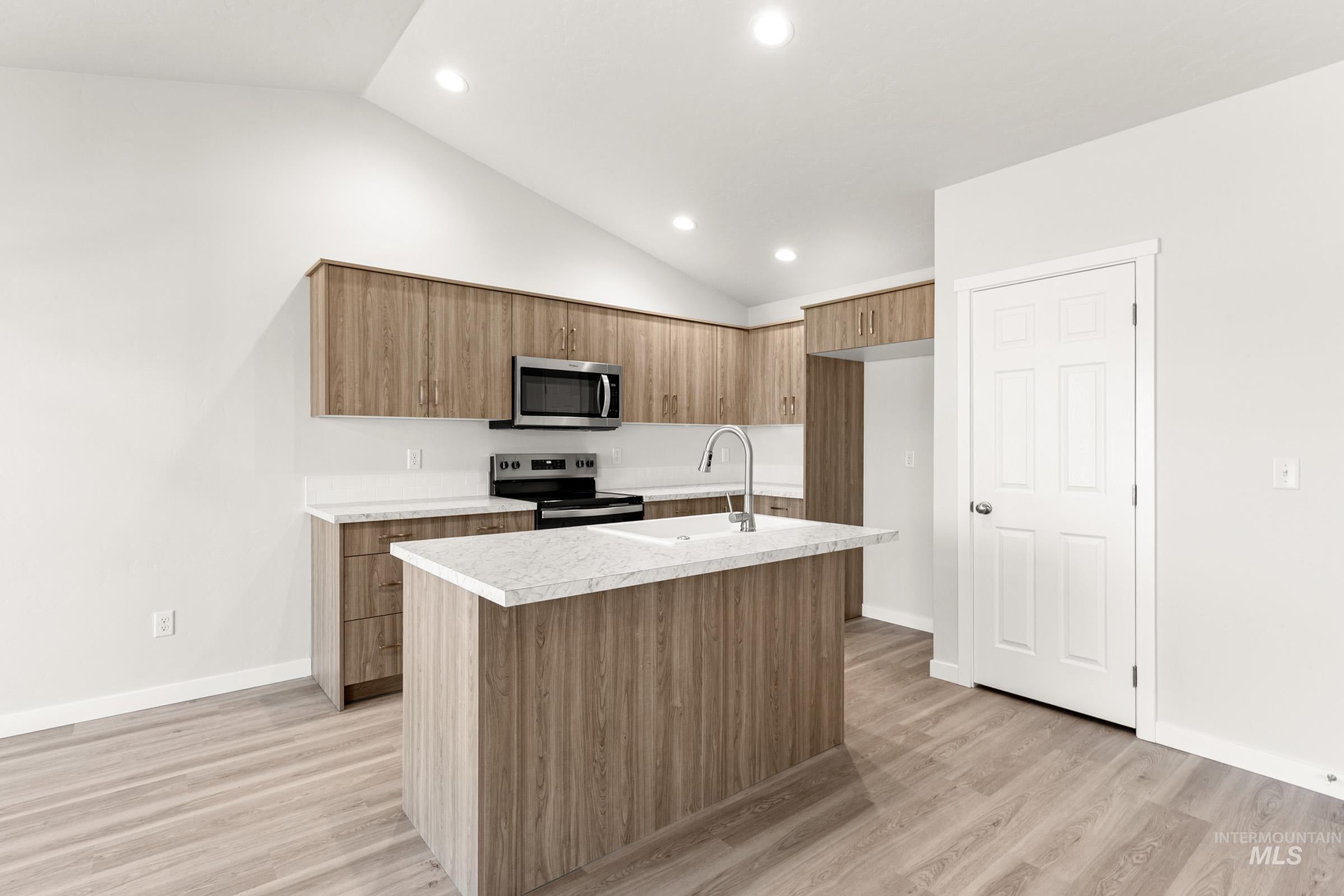 4492 S Amsterdam Ave