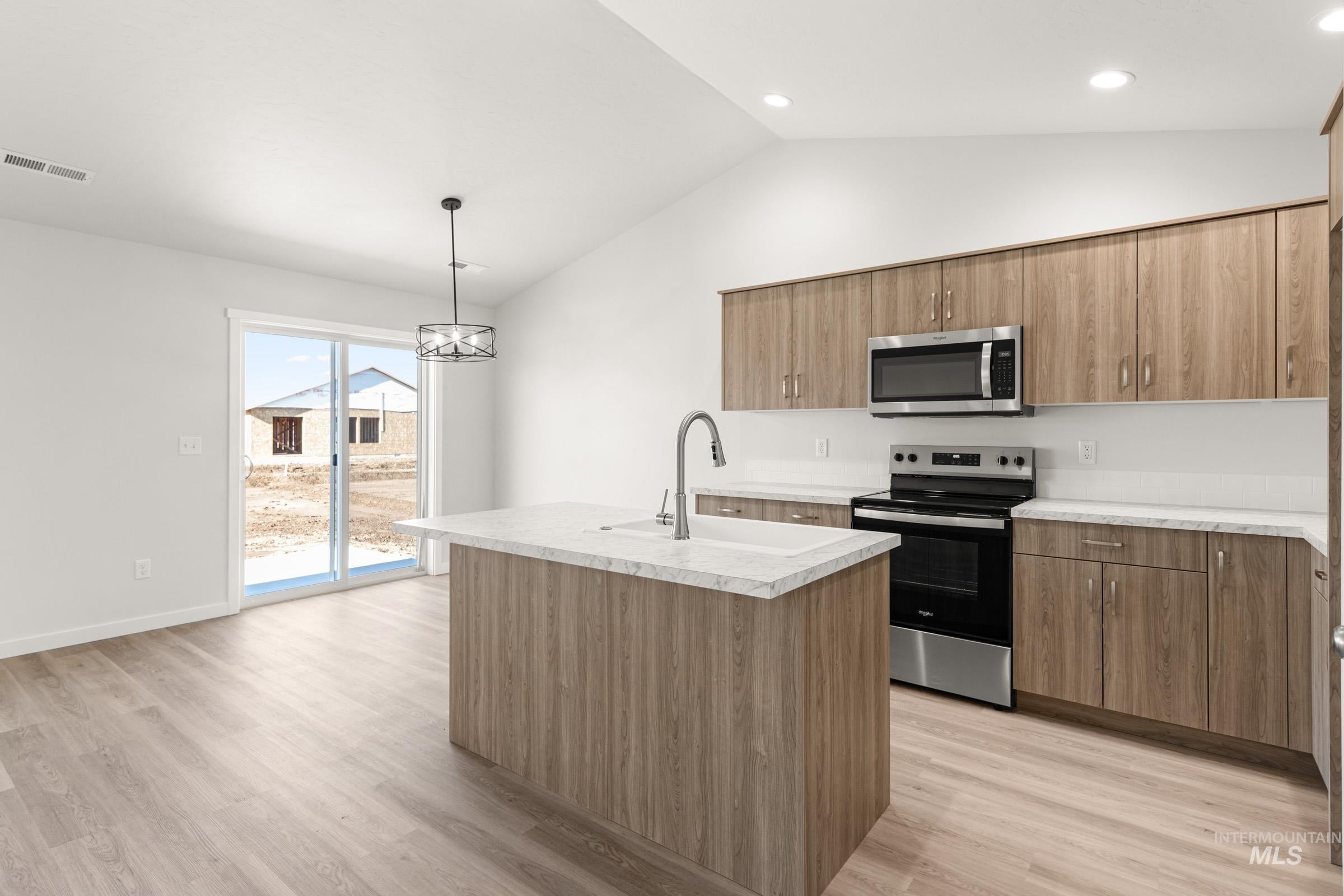 4492 S Amsterdam Ave