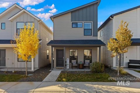 Photo of 971 S Wavetrain Ave, Boise, ID 83709 (MLS # 98966204)