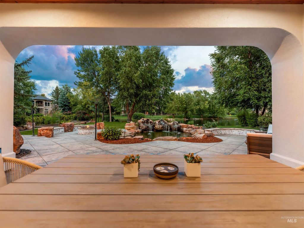 Photo of 1222 S Lake Pointe Way, Eagle, ID 83616 (MLS # 98979380)