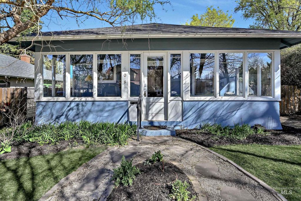 Photo of 408 W Resseguie St, Boise, ID 83702 (MLS # 98980360)