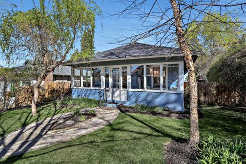 Photo of 408 W Resseguie St, Boise, ID 83702 (MLS # 98980360)