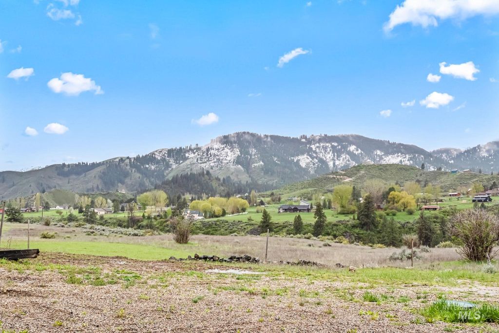 Photo of 15 Rim Canyon Ln, Boise, ID 83716 (MLS # 98981837)