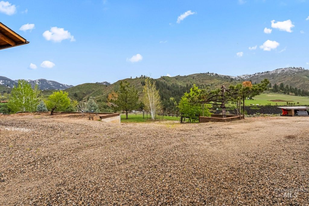 Photo of 15 Rim Canyon Ln, Boise, ID 83716 (MLS # 98981837)