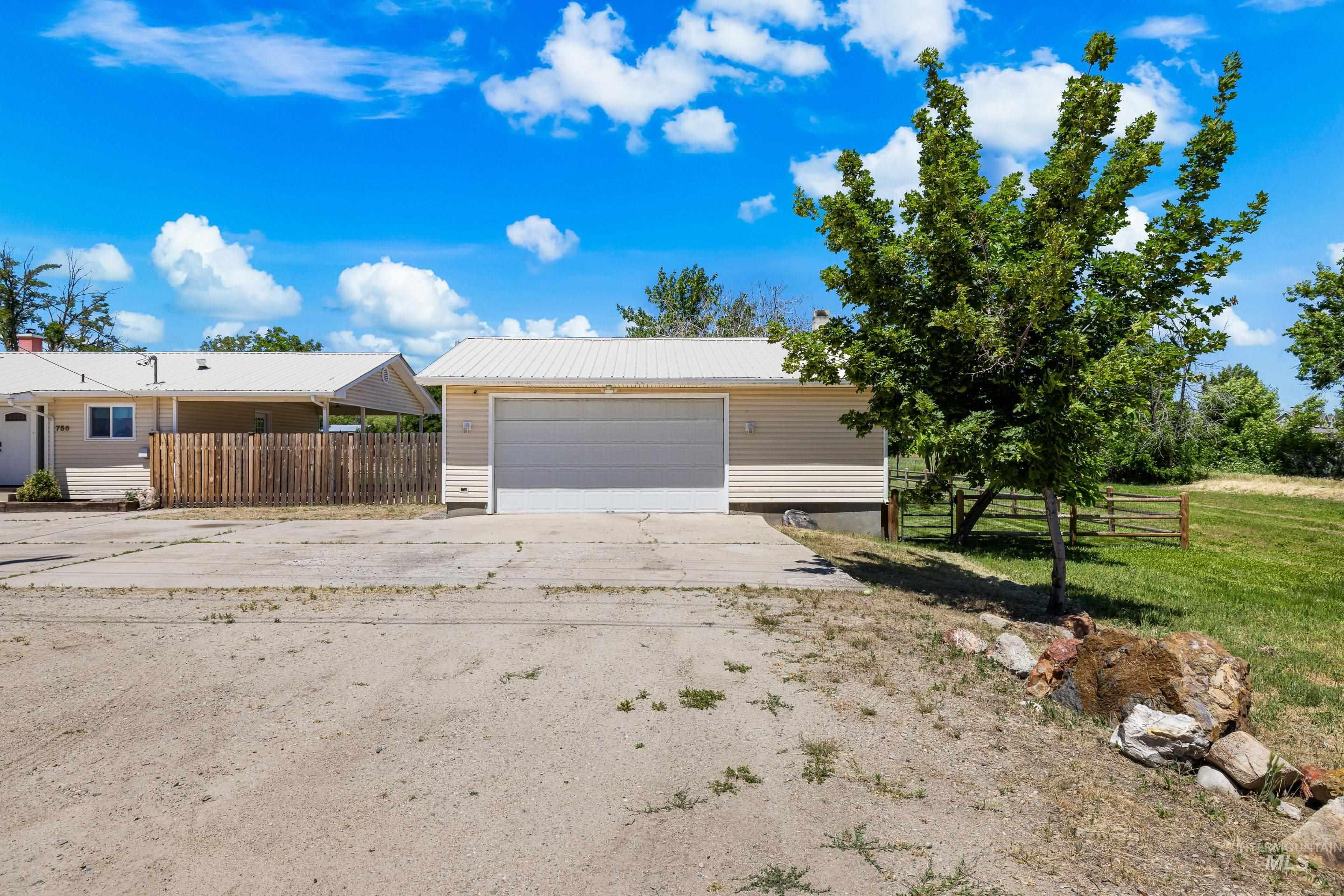 756 E Idaho Blvd