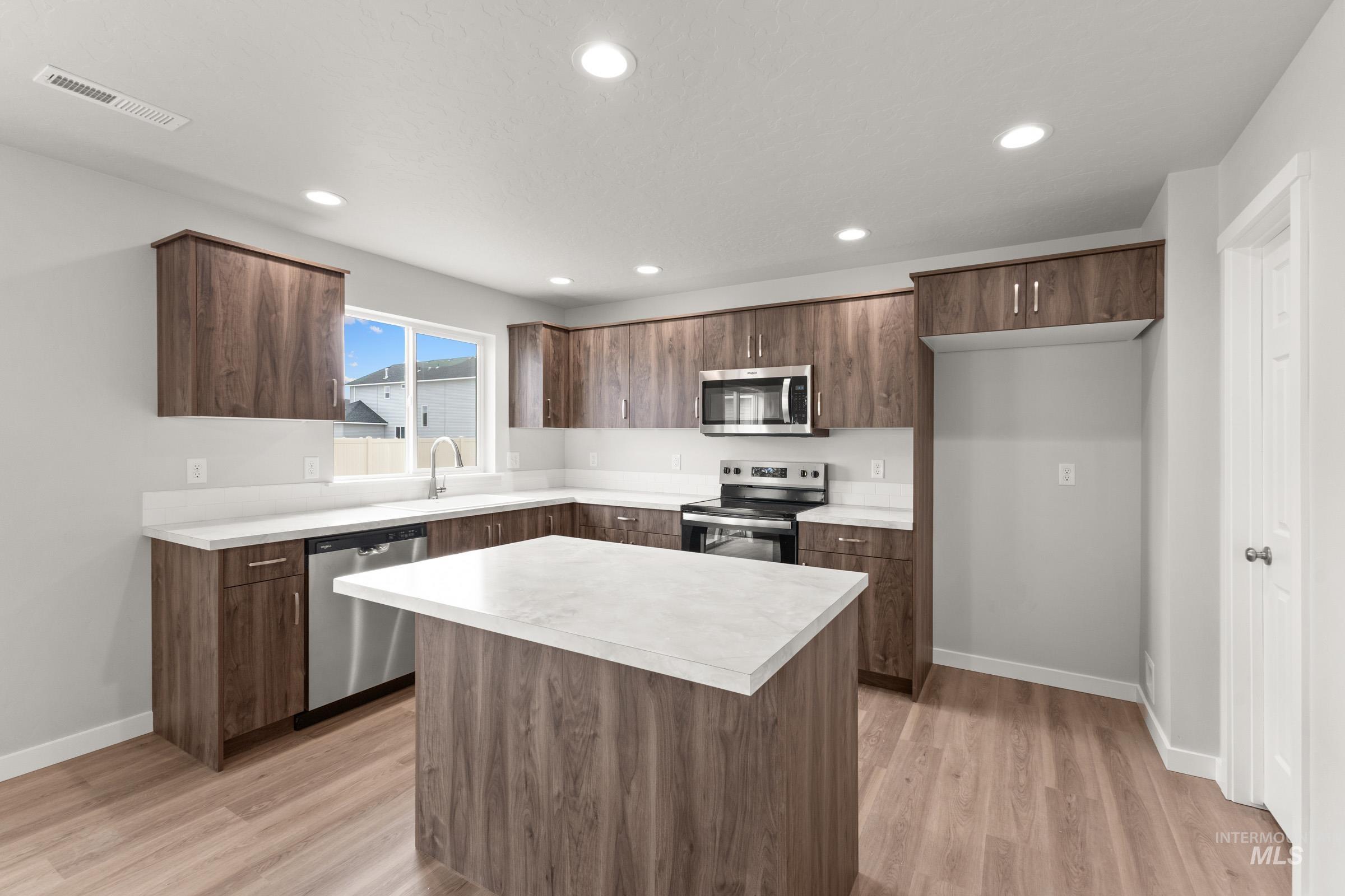 461 Waverly Ave