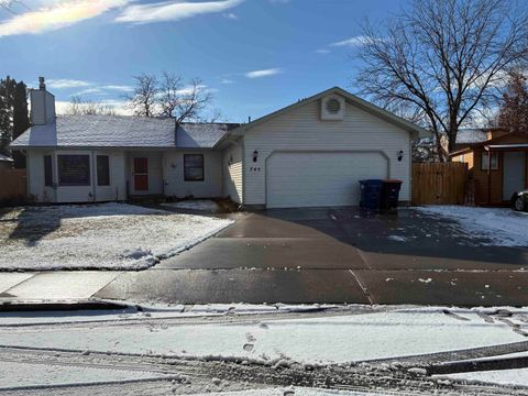 Photo of 745 Hiawatha Way, Twin Falls, ID 83301 (MLS # 98973107)