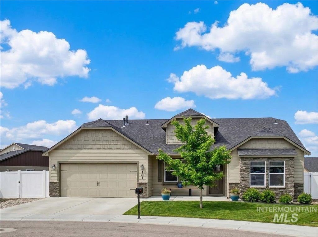 Photo of 181 S Bing Court, Emmett, ID 83617 (MLS # 98978157)