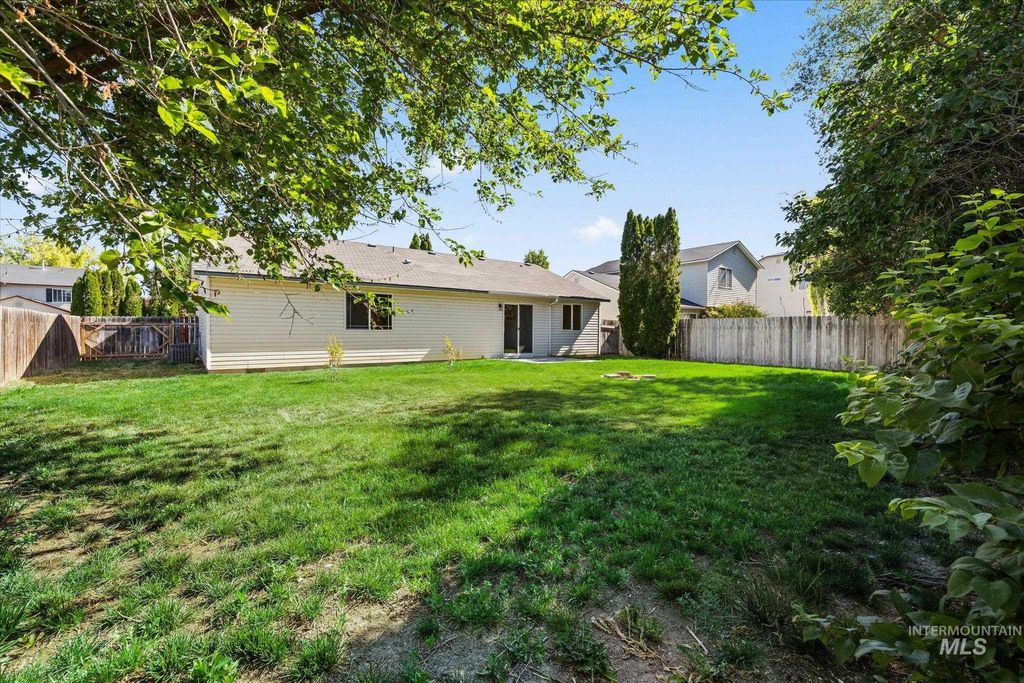 Photo of 534 W. Mulberry Loop, Nampa, ID 83686 (MLS # 98988730)
