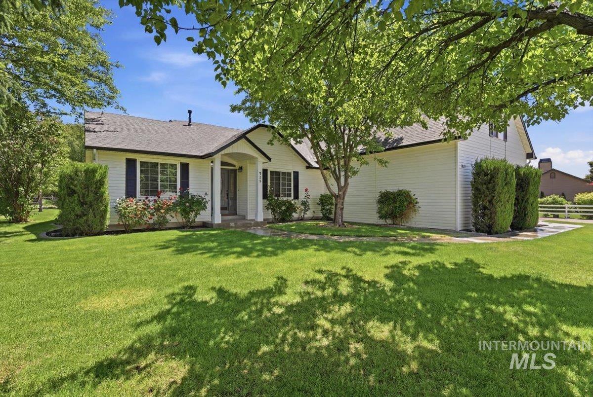 920 N Ashford Ln.