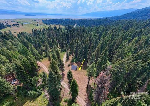 Photo of 1801 Canary Trail, Donnelly, ID 83615 (MLS # 98980400)